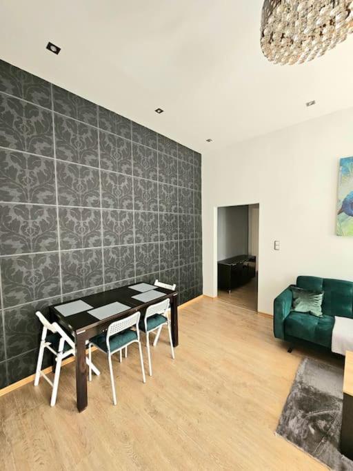 Piotrkowska 132, 80m2 * Lodz (Lodz)